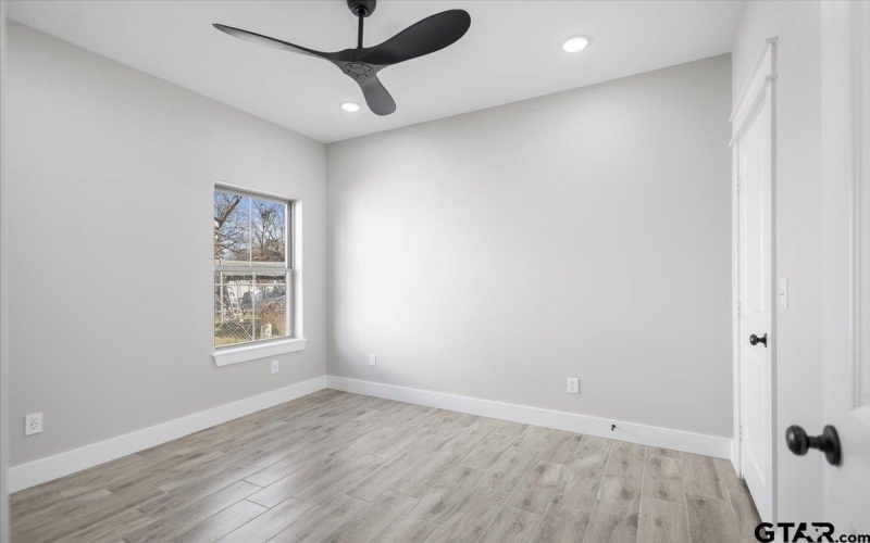 1413 N Summit, Tyler, TX 75702, 3 Bedrooms Bedrooms, ,2 BathroomsBathrooms,Residential,For Sale,1413 N Summit,0,26002881