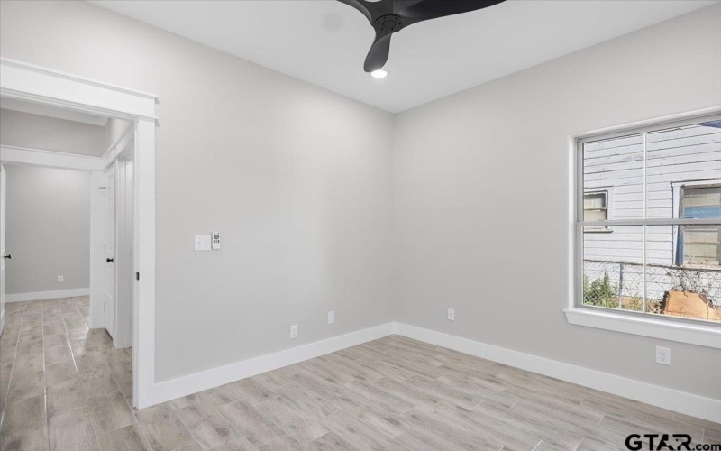 1413 N Summit, Tyler, TX 75702, 3 Bedrooms Bedrooms, ,2 BathroomsBathrooms,Residential,For Sale,1413 N Summit,0,26002881