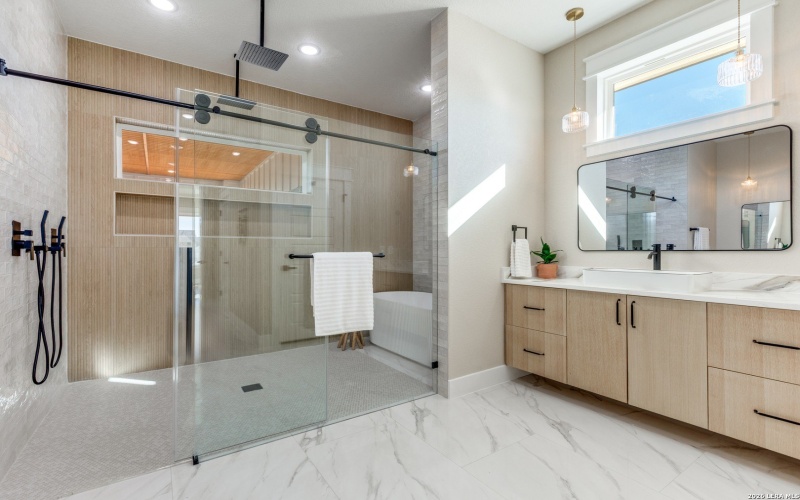 139 Sunset, La Vernia, TX 78121, 5 Bedrooms Bedrooms, ,5 BathroomsBathrooms,Residential,For Sale,139 Sunset,0,1942437