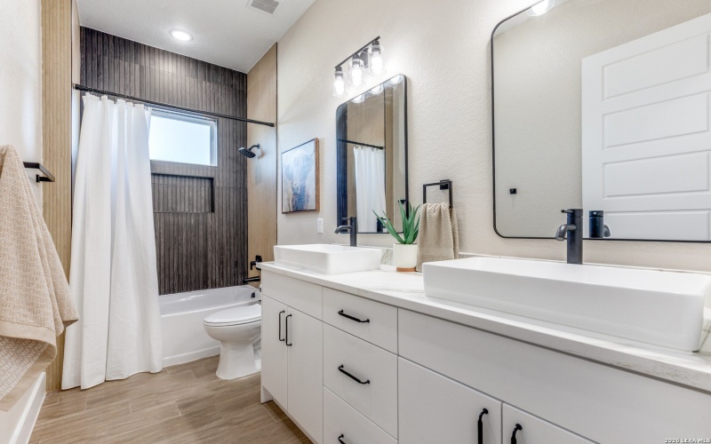 139 Sunset, La Vernia, TX 78121, 5 Bedrooms Bedrooms, ,5 BathroomsBathrooms,Residential,For Sale,139 Sunset,0,1942437