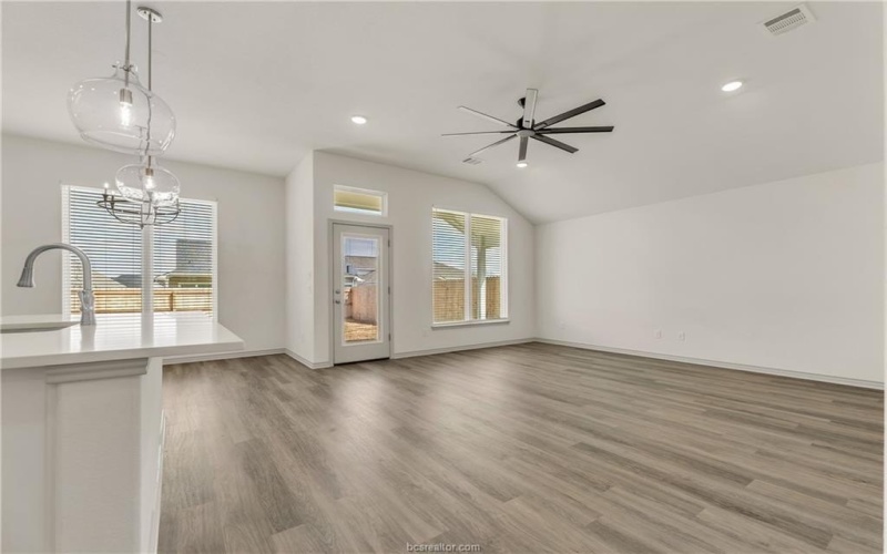 3577 Pointe du Hoc Loop, Bryan, TX 77808, 3 Bedrooms Bedrooms, ,2 BathroomsBathrooms,Residential,For Sale,3577 Pointe du Hoc Loop,0,26002570