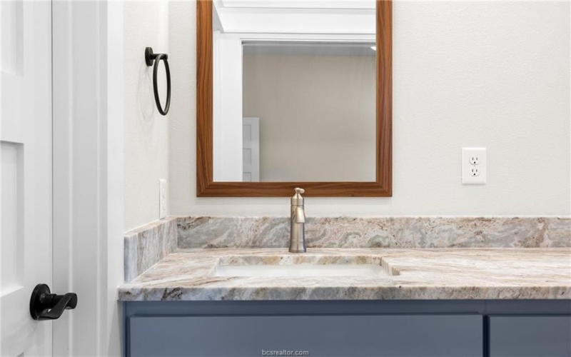 610 E Englewood Street, Franklin, TX 77856, 3 Bedrooms Bedrooms, ,2 BathroomsBathrooms,Residential,For Sale,610 E Englewood Street,0,26002573