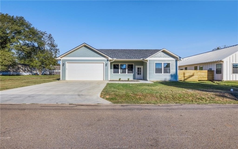 610 E Englewood Street, Franklin, TX 77856, 3 Bedrooms Bedrooms, ,2 BathroomsBathrooms,Residential,For Sale,610 E Englewood Street,0,26002573