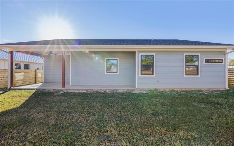 610 E Englewood Street, Franklin, TX 77856, 3 Bedrooms Bedrooms, ,2 BathroomsBathrooms,Residential,For Sale,610 E Englewood Street,0,26002573