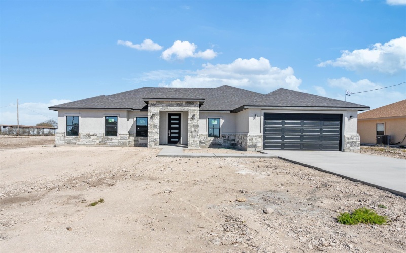 156 Kenwood, Del Rio, TX 78840, 4 Bedrooms Bedrooms, ,2 BathroomsBathrooms,Residential,For Sale,156 Kenwood,0,208236