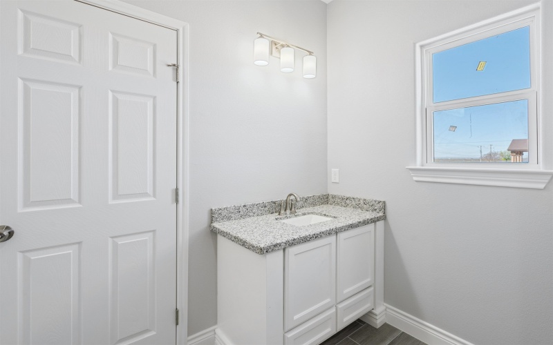 156 Kenwood, Del Rio, TX 78840, 4 Bedrooms Bedrooms, ,2 BathroomsBathrooms,Residential,For Sale,156 Kenwood,0,208236