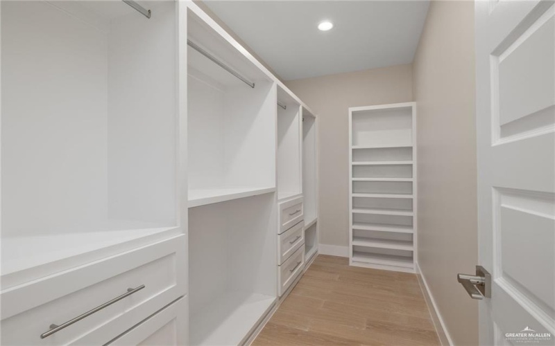 2615 Windsor Street, Edinburg, TX 78541, 3 Bedrooms Bedrooms, ,3 BathroomsBathrooms,Residential,For Sale,2615 Windsor Street,0,497093