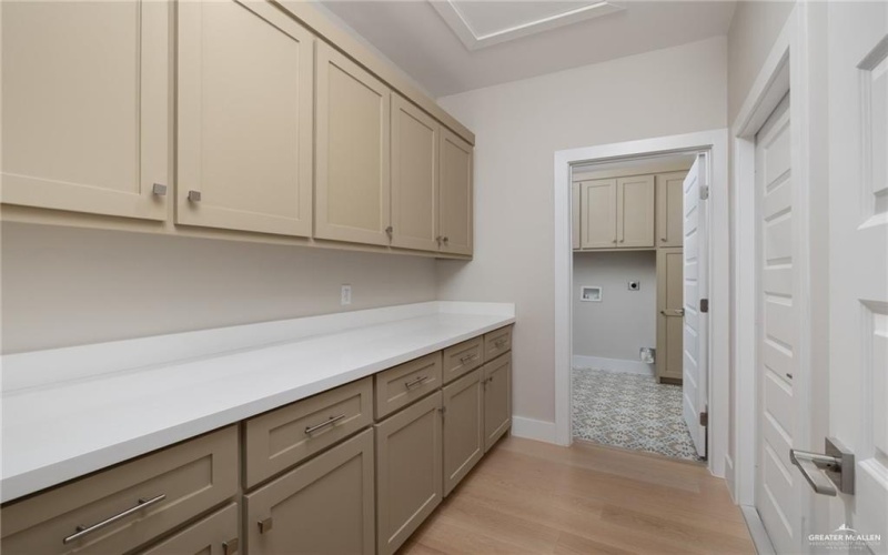 2615 Windsor Street, Edinburg, TX 78541, 3 Bedrooms Bedrooms, ,3 BathroomsBathrooms,Residential,For Sale,2615 Windsor Street,0,497093