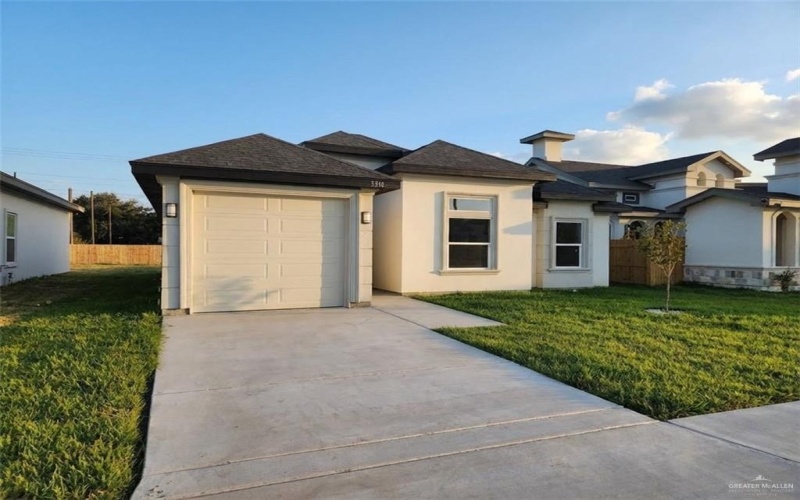 3216 E Alexa Street, Edinburg, TX 78542, 3 Bedrooms Bedrooms, ,2 BathroomsBathrooms,Residential,For Sale,3216 E Alexa Street,0,497134