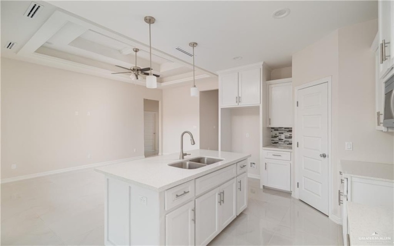 3216 E Alexa Street, Edinburg, TX 78542, 3 Bedrooms Bedrooms, ,2 BathroomsBathrooms,Residential,For Sale,3216 E Alexa Street,0,497134