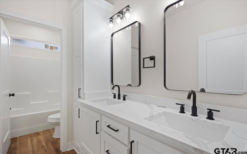 19395 Ridge Point Cir, Lindale, TX 75771, 4 Bedrooms Bedrooms, ,2 BathroomsBathrooms,Residential,For Sale,19395 Ridge Point Cir,0,26002928