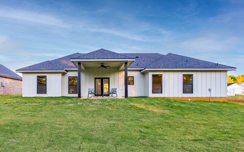 174 Rock Creek Drive, Nacogdoches, TX 75965, 3 Bedrooms Bedrooms, ,2 BathroomsBathrooms,Residential,For Sale,174 Rock Creek Drive,0,22501918