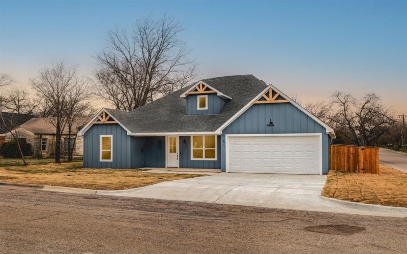 621 Oaklawn Drive, River Oaks, TX 76114, 4 Habitaciones Habitaciones , ,3 BañosBaños,Residential,En Venta,621 Oaklawn Drive,0,21192643