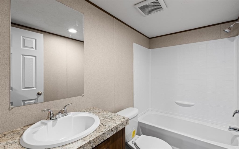 107 Valley Street, Bridgeport, TX 76426, 4 Habitaciones Habitaciones , ,2 BañosBaños,Residential,En Venta,107 Valley Street,0,21194967