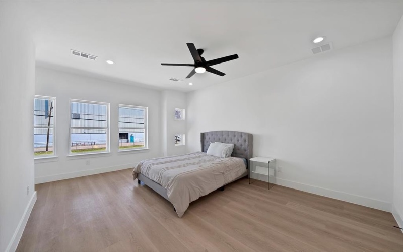 1405 Barry Avenue, Dallas, TX 75223, 3 Bedrooms Bedrooms, ,2 BathroomsBathrooms,Residential Multi Family,For Sale,1405 Barry Avenue,0,21194974