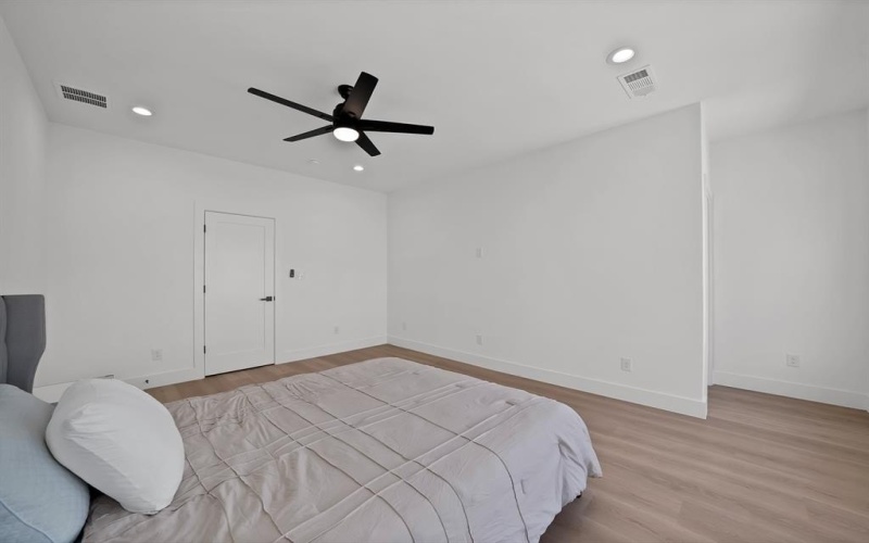 1405 Barry Avenue, Dallas, TX 75223, 3 Bedrooms Bedrooms, ,2 BathroomsBathrooms,Residential Multi Family,For Sale,1405 Barry Avenue,0,21194974