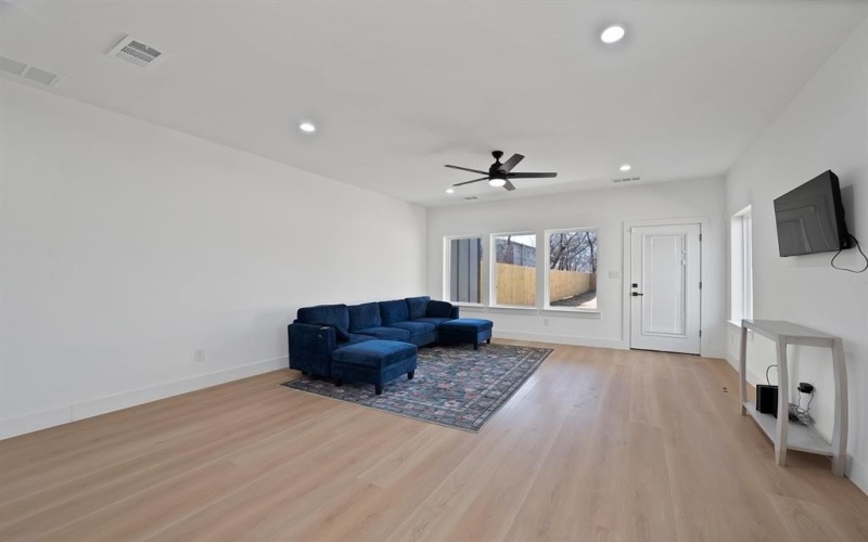 1405 Barry Avenue, Dallas, TX 75223, 3 Bedrooms Bedrooms, ,2 BathroomsBathrooms,Residential Multi Family,For Sale,1405 Barry Avenue,0,21194974