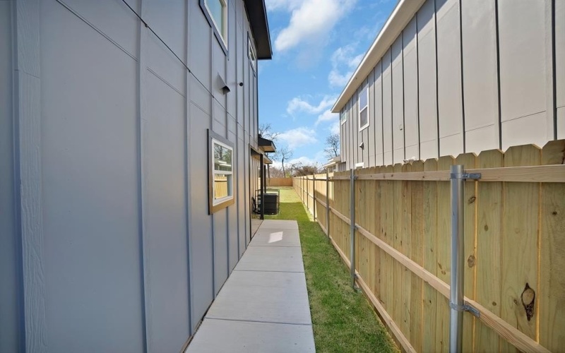 1407 Barry Avenue, Dallas, TX 75523, 3 Bedrooms Bedrooms, ,2 BathroomsBathrooms,Residential Multi Family,For Sale,1407 Barry Avenue,0,21195247