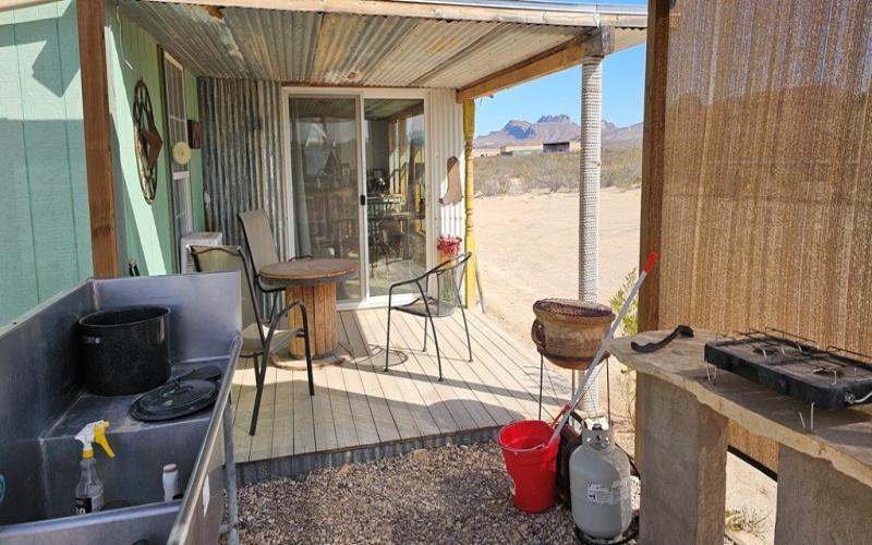 2727 Terlingua Ranch Rd, Terlingua, TX 79852, 3 Bedrooms Bedrooms, ,Residential,For Sale,2727 Terlingua Ranch Rd,0,167842