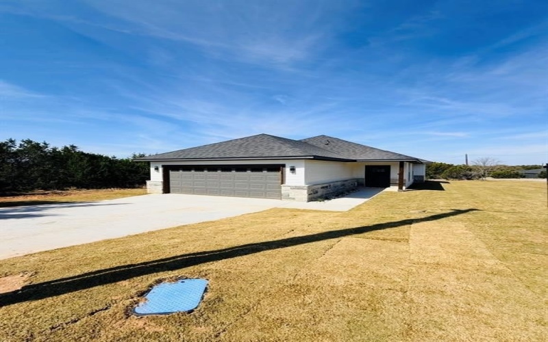5708 Vanessa Court, Granbury, TX 76048, 3 Bedrooms Bedrooms, ,2 BathroomsBathrooms,Residential,For Sale,5708 Vanessa Court,0,21193612