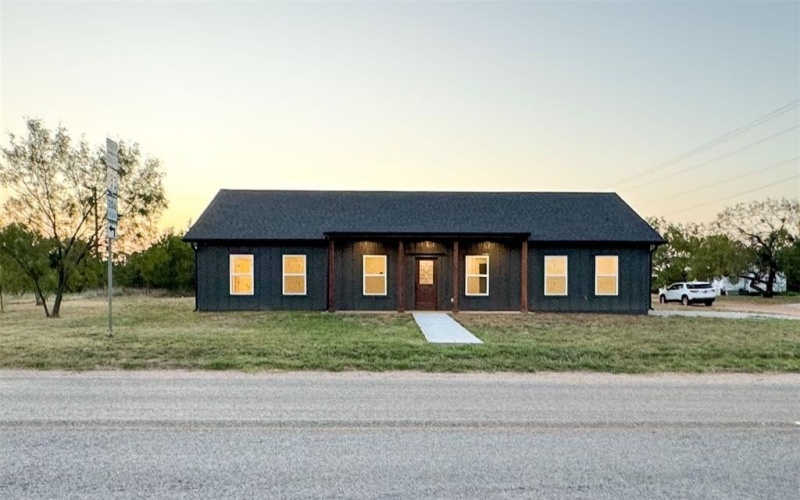 709 Harris Street, Cisco, TX 76437, 3 Habitaciones Habitaciones , ,2 BañosBaños,Residential,En Venta,709 Harris Street,0,20675588