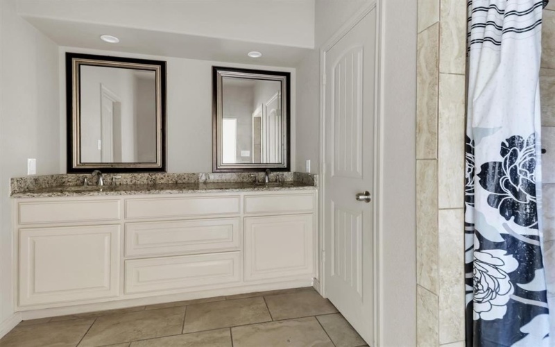 2923 E Pepperidge Drive, Lancaster, TX 75134, 3 Bedrooms Bedrooms, ,2 BathroomsBathrooms,Residential,For Sale,2923 E Pepperidge Drive,0,21194486