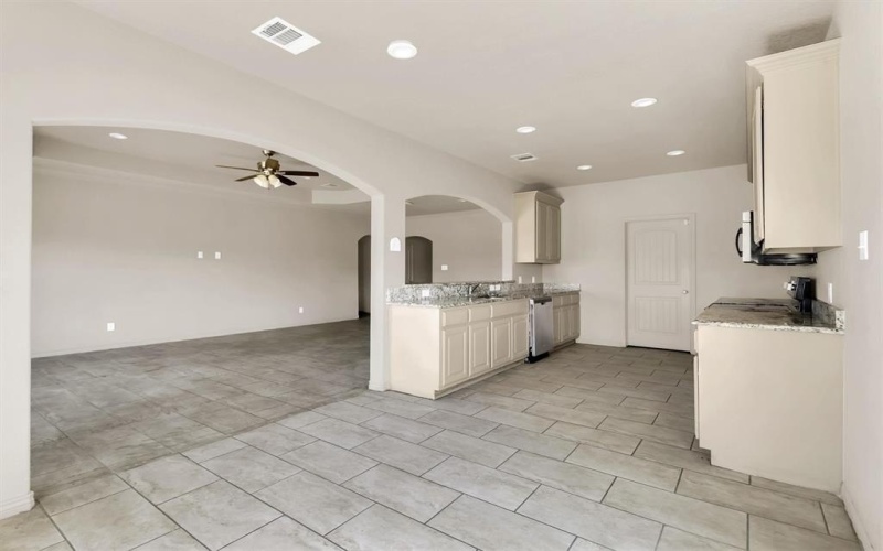 2923 E Pepperidge Drive, Lancaster, TX 75134, 3 Bedrooms Bedrooms, ,2 BathroomsBathrooms,Residential,For Sale,2923 E Pepperidge Drive,0,21194486