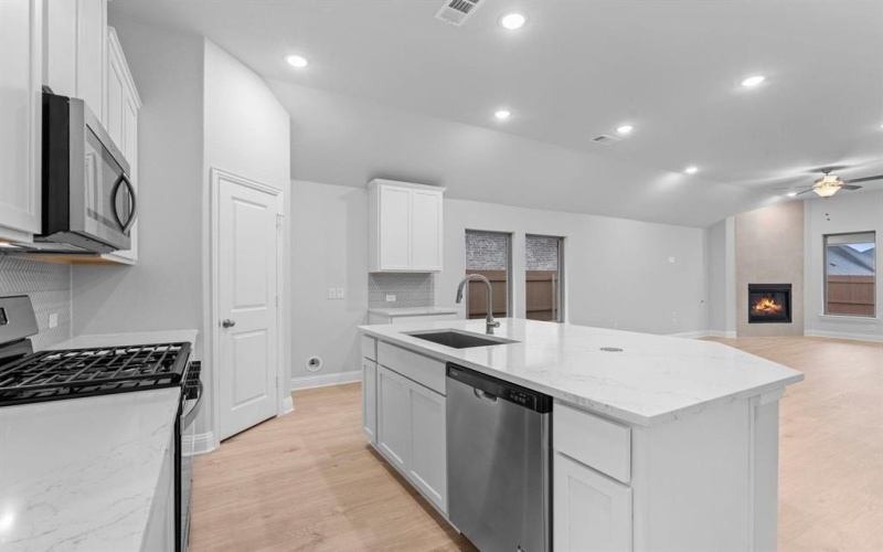 3953 Avendale, Heartland, TX 75114, 4 Bedrooms Bedrooms, ,2 BathroomsBathrooms,Residential,For Sale,3953 Avendale,0,21194590