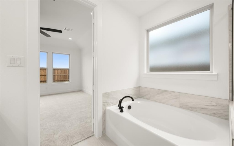 7424 Autumn Hill Drive, Denton, TX 76249, 3 Habitaciones Habitaciones , ,2 BañosBaños,Residential,En Venta,7424 Autumn Hill Drive,0,21194755