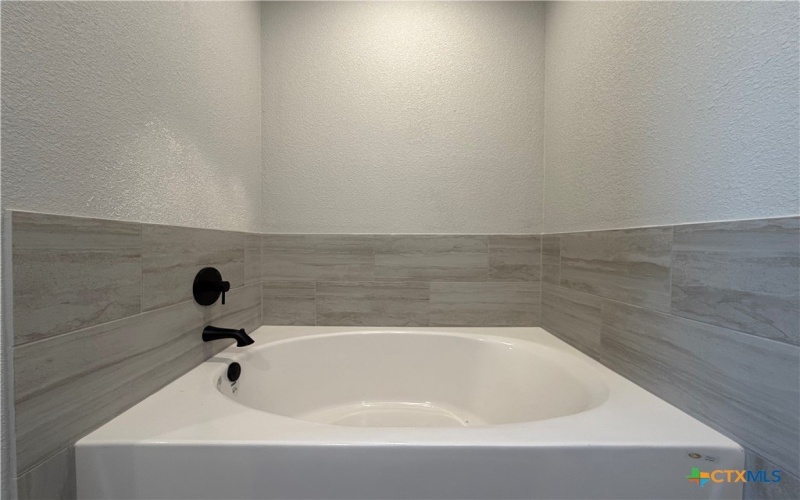 3008 Seeker Street, Killeen, TX 76549, 5 Bedrooms Bedrooms, ,2 BathroomsBathrooms,Residential,For Sale,3008 Seeker Street,0,605677