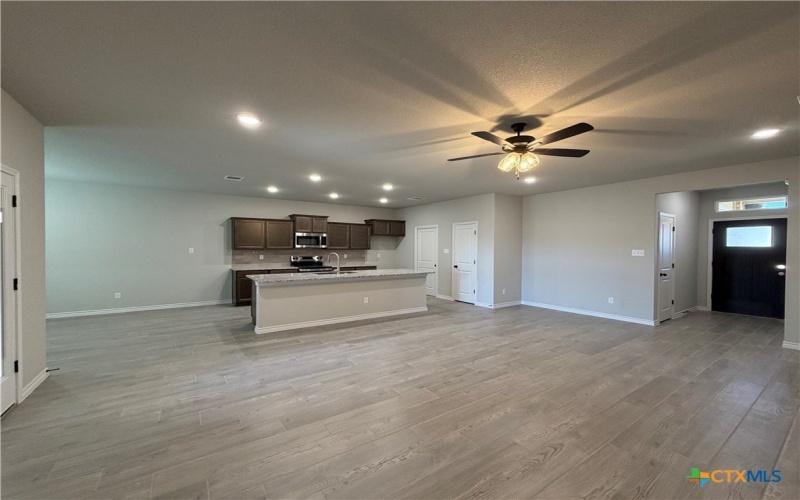 3008 Seeker Street, Killeen, TX 76549, 5 Bedrooms Bedrooms, ,2 BathroomsBathrooms,Residential,For Sale,3008 Seeker Street,0,605677