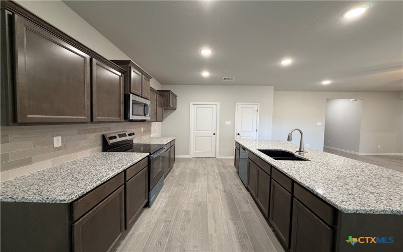 3008 Seeker Street, Killeen, TX 76549, 5 Bedrooms Bedrooms, ,2 BathroomsBathrooms,Residential,For Sale,3008 Seeker Street,0,605677