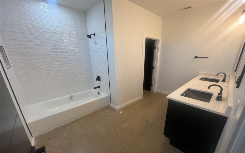 2706 Grace unit: A, Corpus Christi, TX 78414, 3 Bedrooms Bedrooms, ,2 BathroomsBathrooms,Residential Multi Family,For Sale,2706 Grace unit: A,0,472546