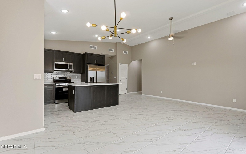 666 E Davi's Greenwood Court E, Vinton, TX 79821, 3 Bedrooms Bedrooms, ,2 BathroomsBathrooms,Residential,For Sale,666 E Davi's Greenwood Court E,0,939253