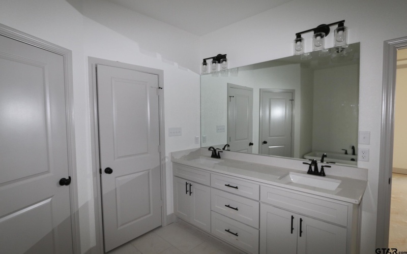 11796 Jayden Lane, Tyler, TX 75703, 3 Bedrooms Bedrooms, ,2 BathroomsBathrooms,Residential,For Sale,11796 Jayden Lane,0,26002970