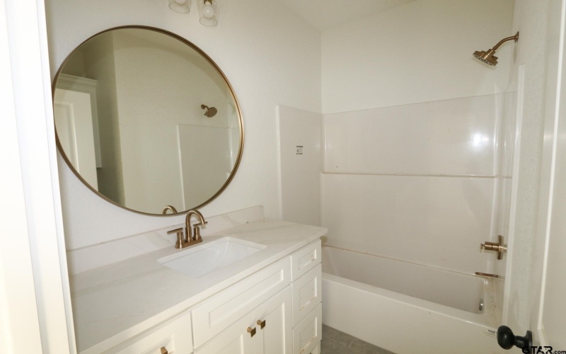 11786 Jayden Lane, Tyler, TX 75703, 3 Bedrooms Bedrooms, ,2 BathroomsBathrooms,Residential,For Sale,11786 Jayden Lane,0,26002972