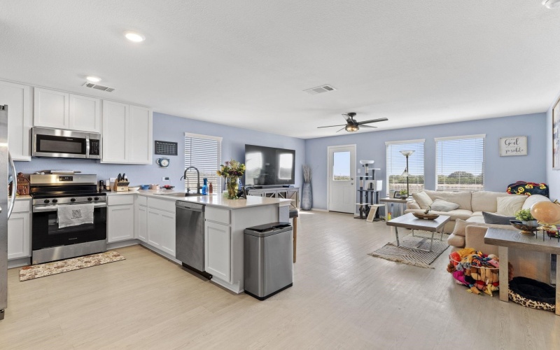 320 Bertram Oaks Drive, Bertram, TX 78605, 4 Bedrooms Bedrooms, ,2 BathroomsBathrooms,Residential,For Sale,320 Bertram Oaks Drive,0,176759