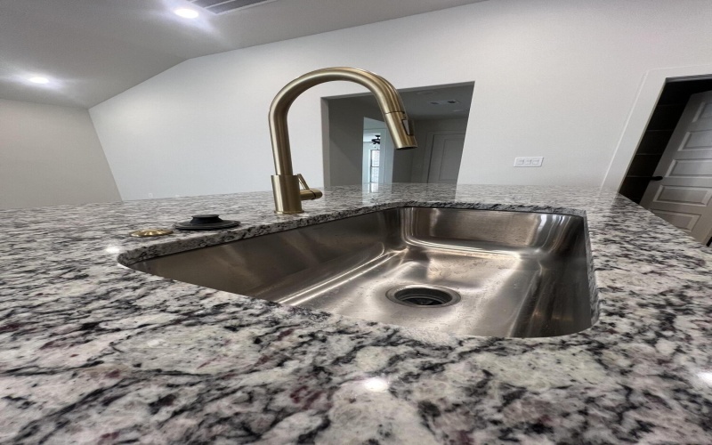 13815 Gary Avenue, Lubbock, TX 79423, 4 Habitaciones Habitaciones , ,2 BañosBaños,Residential,En Venta,13815 Gary Avenue,0,202602810