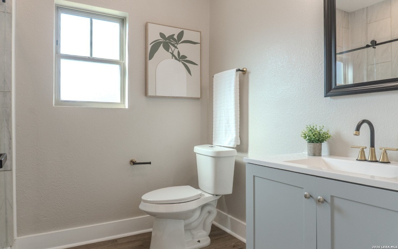 185 E Medium Meadow, Lytle, TX 78052, 4 Habitaciones Habitaciones , ,2 BañosBaños,Residential,En Venta,185 E Medium Meadow,0,1943112