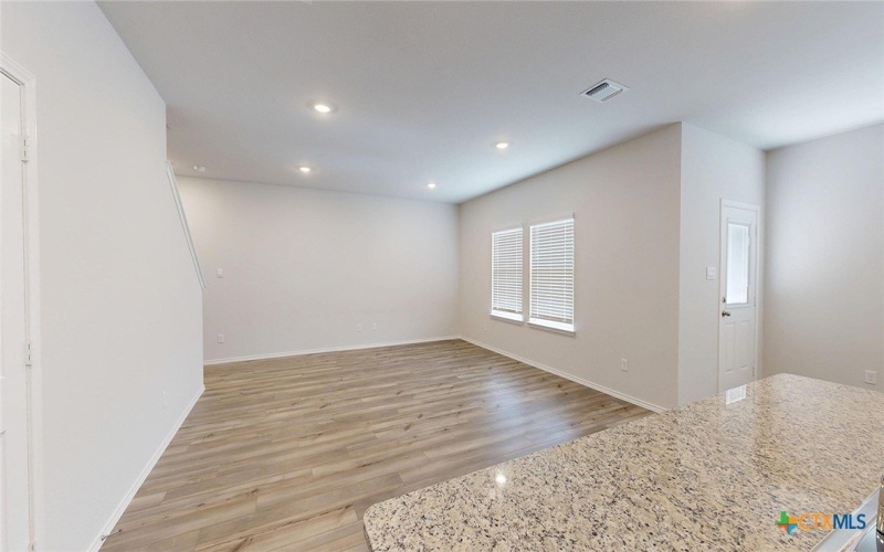 329 Dobson Drive, Killeen, TX 76549, 4 Habitaciones Habitaciones , ,2 BañosBaños,Residential,En Venta,329 Dobson Drive,0,606024