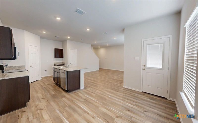 329 Dobson Drive, Killeen, TX 76549, 4 Habitaciones Habitaciones , ,2 BañosBaños,Residential,En Venta,329 Dobson Drive,0,606024