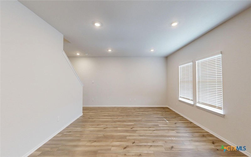 329 Dobson Drive, Killeen, TX 76549, 4 Habitaciones Habitaciones , ,2 BañosBaños,Residential,En Venta,329 Dobson Drive,0,606024