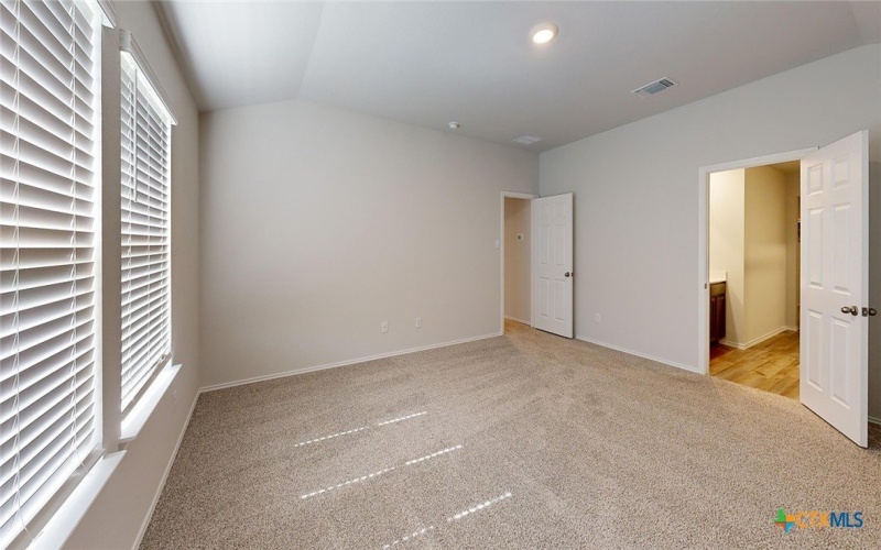 329 Dobson Drive, Killeen, TX 76549, 4 Habitaciones Habitaciones , ,2 BañosBaños,Residential,En Venta,329 Dobson Drive,0,606024