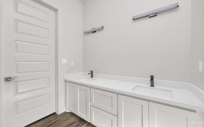 2305 Trinity Avenue, McAllen, TX 78504, 3 Habitaciones Habitaciones , ,2 BañosBaños,Residential,En Venta,2305 Trinity Avenue,0,497218