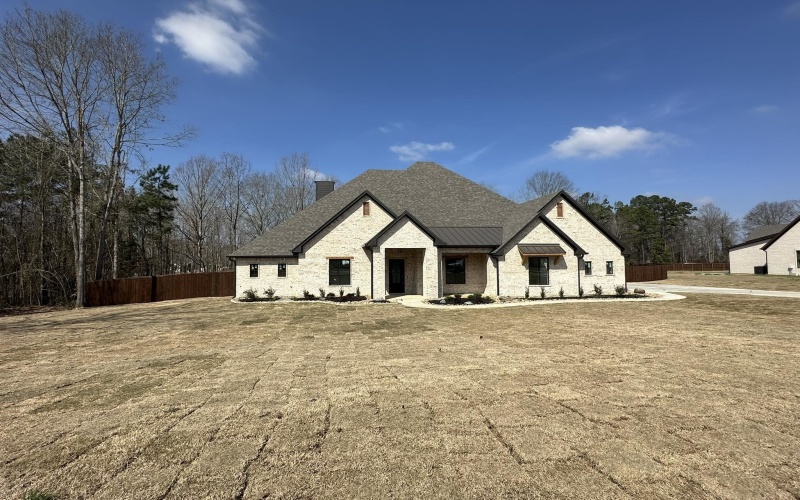 205 Thorn Briar Trail, Longview, TX 75602, 4 Bedrooms Bedrooms, ,3 BathroomsBathrooms,Residential,For Sale,205 Thorn Briar Trail,0,20261532