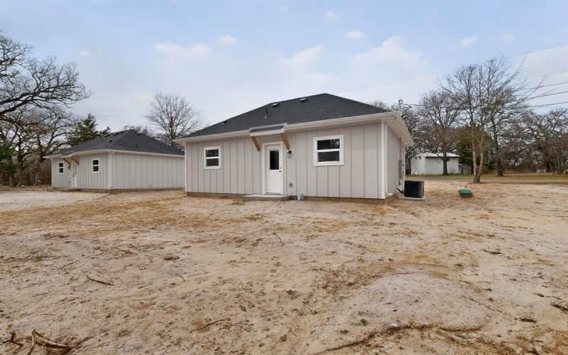 114 Garner Drive, Mabank, TX 75156, 1 Bedroom Bedrooms, ,1 BathroomBathrooms,Residential,For Sale,114 Garner Drive,0,21135998