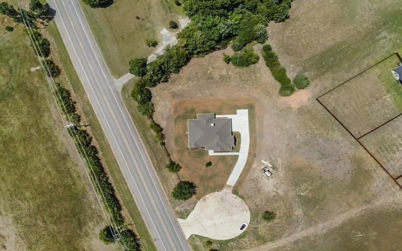 600 Samantha Circle, Ector, TX 75439, 3 Bedrooms Bedrooms, ,2 BathroomsBathrooms,Residential,For Sale,600 Samantha Circle,0,21188177