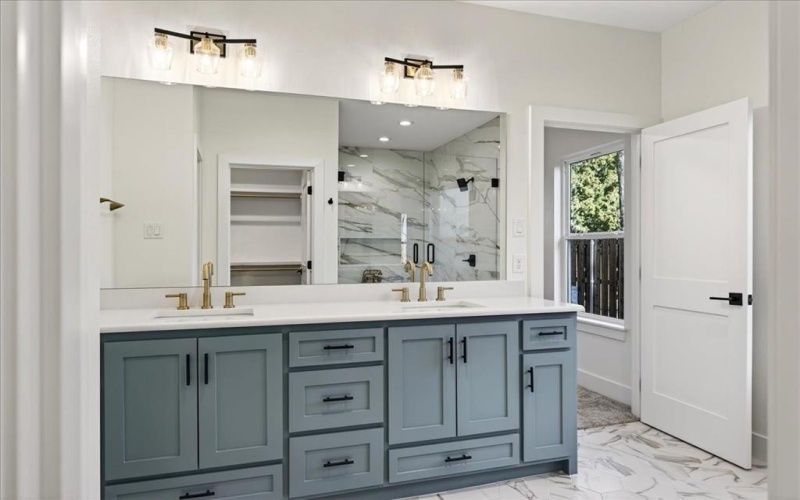 114 Castlewood Road, Enchanted Oaks, TX 75156, 4 Habitaciones Habitaciones , ,3 BañosBaños,Residential,En Venta,114 Castlewood Road,0,21192010