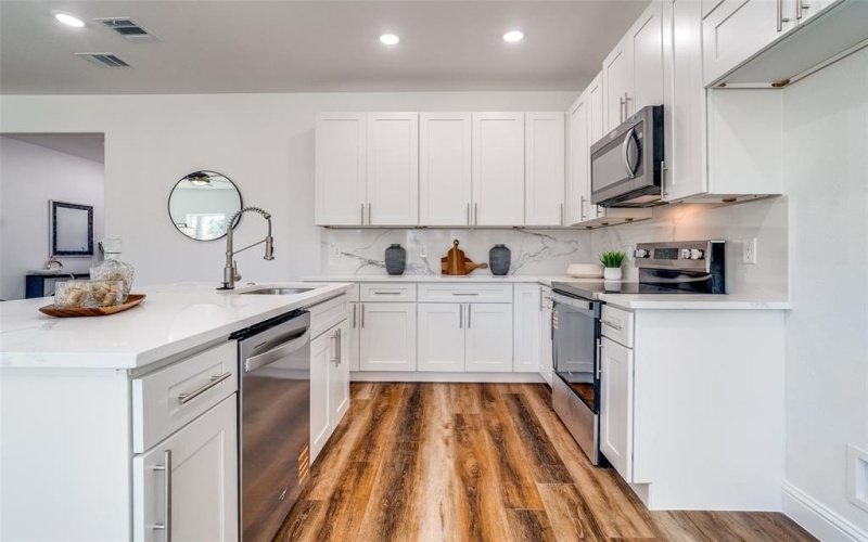 2621 Hillside Drive, Granbury, TX 76048, 3 Habitaciones Habitaciones , ,2 BañosBaños,Residential,En Venta,2621 Hillside Drive,0,21193153