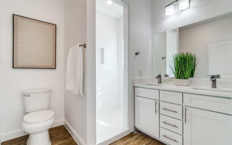 2621 Hillside Drive, Granbury, TX 76048, 3 Habitaciones Habitaciones , ,2 BañosBaños,Residential,En Venta,2621 Hillside Drive,0,21193153